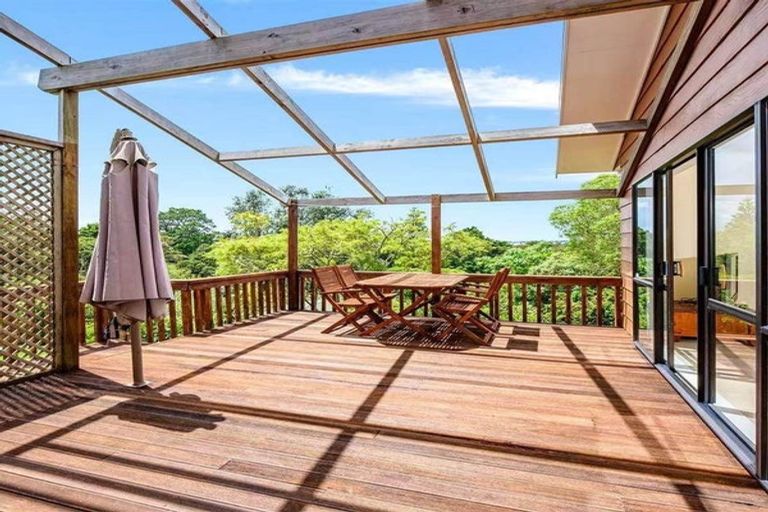 Photo of property in 44 Rhinevale Close, Henderson, Auckland, 0612