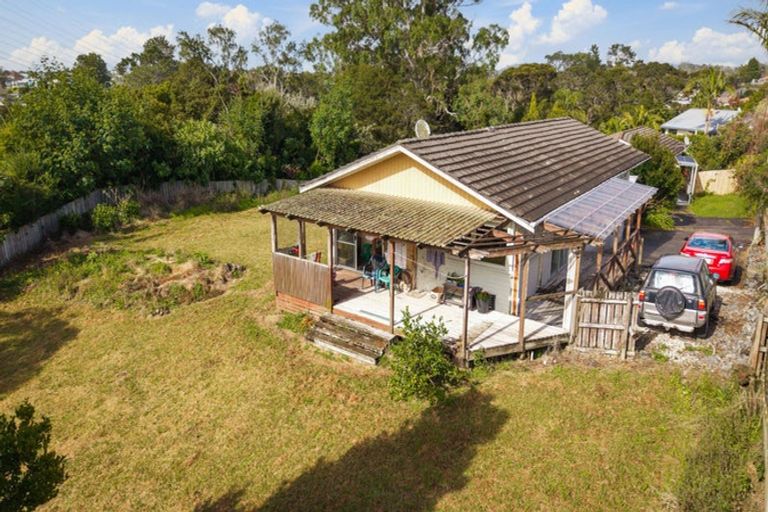 Photo of property in 62 Harmel Road, Glendene, Auckland, 0602