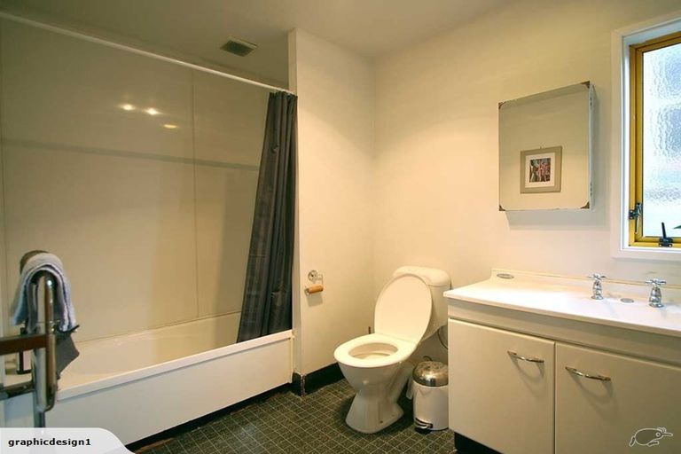 Photo of property in 18 Stafford Street, Mount Victoria, Wellington, 6011