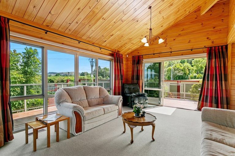 Photo of property in 16 Carpentras Way, Nukuhau, Taupo, 3330