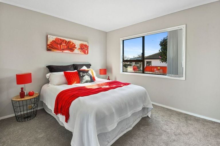 Photo of property in 1/26 Tamworth Close, Manurewa, Auckland, 2102