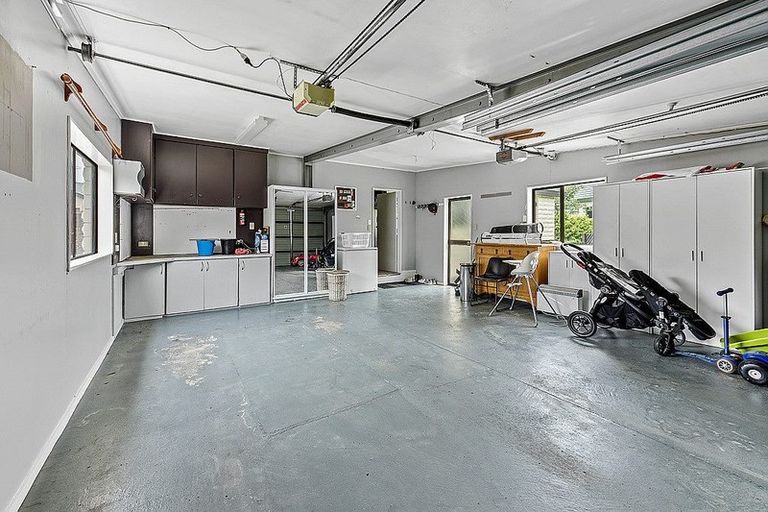 Photo of property in 41 Aotea Crescent, Gore, 9710