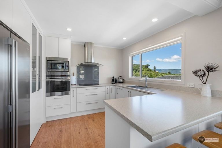 Photo of property in 30 Viewmont Drive, Harbour View, Lower Hutt, 5010