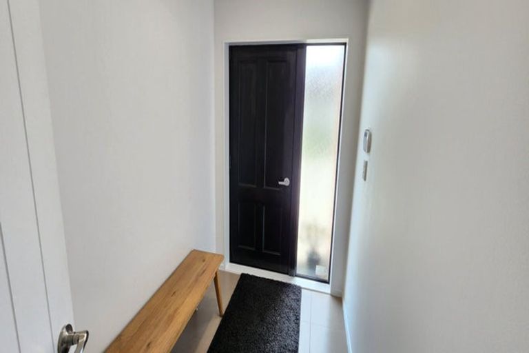 Photo of property in 74b Karamea Street, Whalers Gate, New Plymouth, 4310