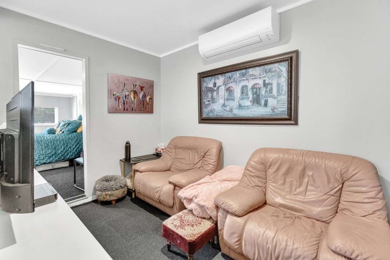 Photo of property in 9c Milne Street, Hunterville, 4730