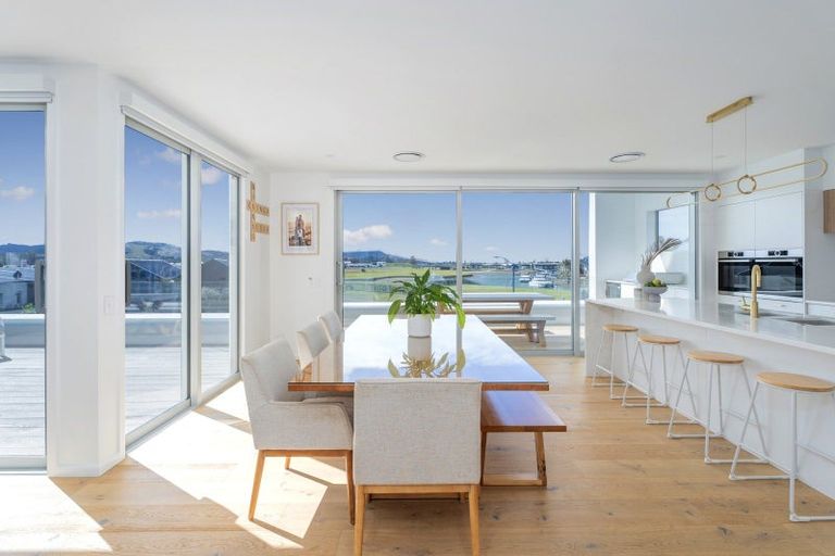 Photo of property in 8 Awatea Drive, Whitianga, 3510