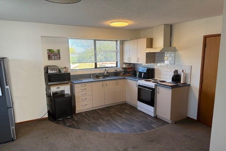 Photo of property in 76 Queenspark Drive, Parklands, Christchurch, 8083