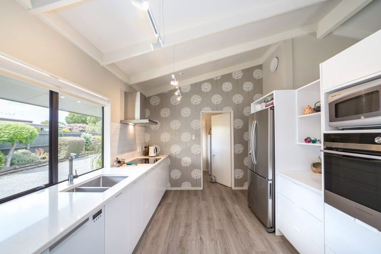 Photo of property in 27 Lincoln Road, Carterton, 5713