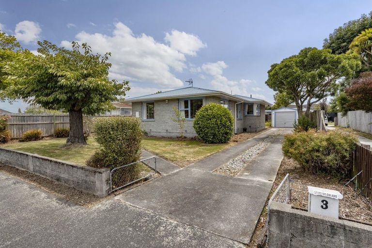 Photo of property in 3 La Perouse Place, Northcote, Christchurch, 8052