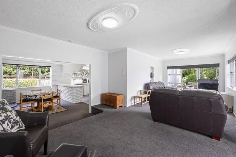 Photo of property in 14 Peace Avenue, Moturoa, New Plymouth, 4310
