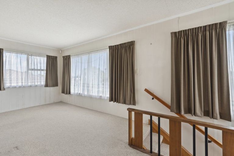 Photo of property in 4 Honey Place, Weymouth, Auckland, 2103