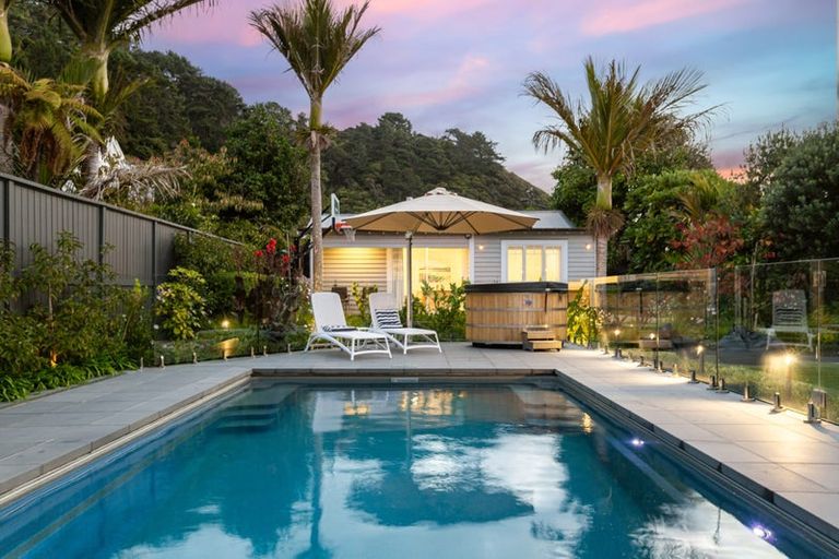 Photo of property in 15 Nikau Street, Eastbourne, Lower Hutt, 5013