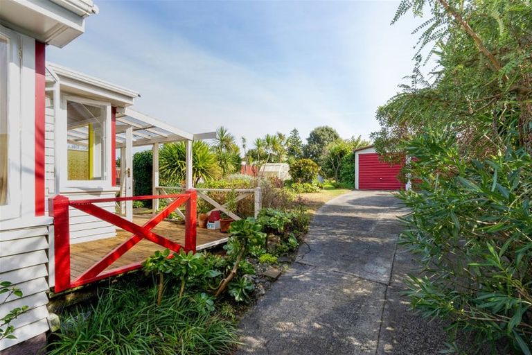 Photo of property in 9 Haumia Street, Paekakariki, 5034