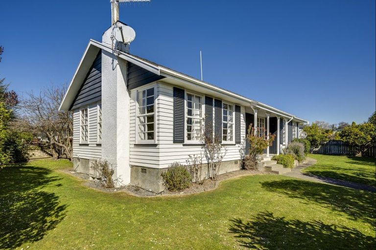 Photo of property in 1 James Cook Street, Havelock North, 4130