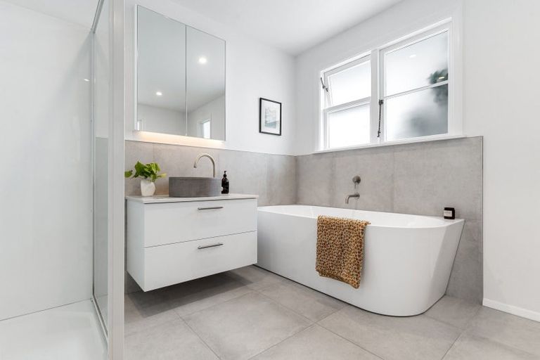 Photo of property in 25 Cambridge Terrace, Masterton, 5810