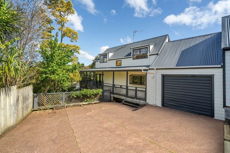 Photo of property in 5/8 West Lynn Road, Titirangi, Auckland, 0604