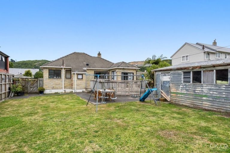 Photo of property in 18 Biddle Crescent, Taita, Lower Hutt, 5011