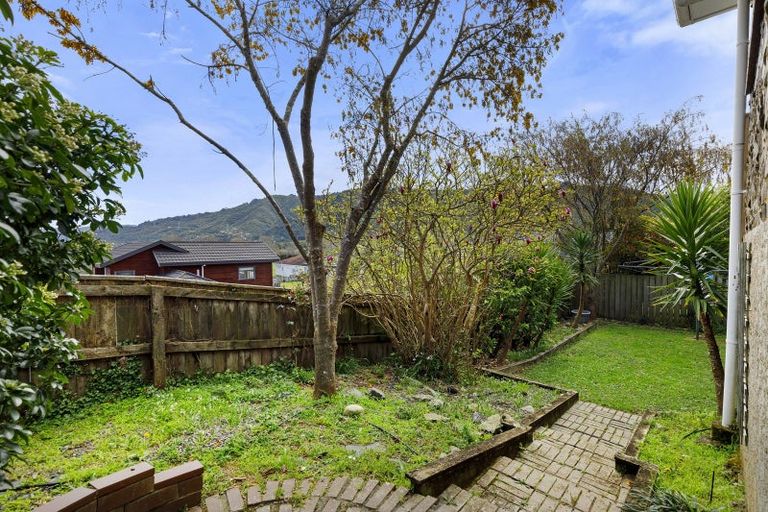 Photo of property in 1/21 Roband Crescent, Brown Owl, Upper Hutt, 5018