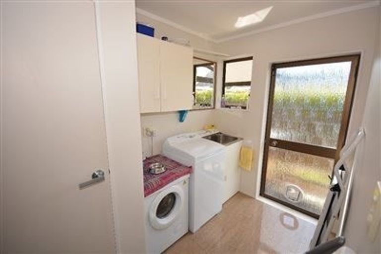 Photo of property in 16 Hastings Street, Waikanae Beach, Waikanae, 5036