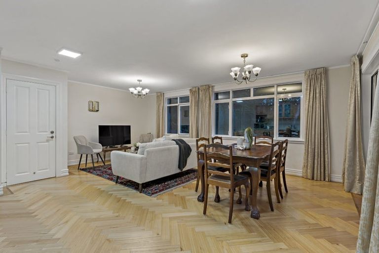 Photo of property in 4 Kereru Grove, Greenhithe, Auckland, 0632