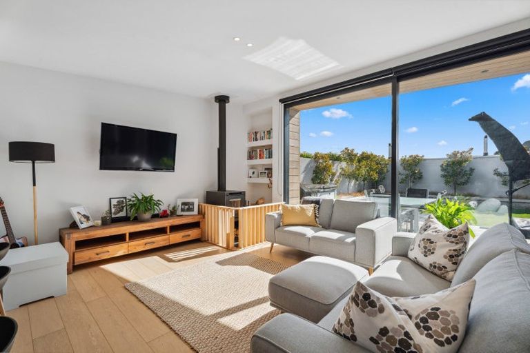 Photo of property in 2b Stackbrae Avenue, Wanaka, 9305