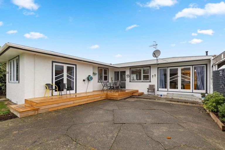 Photo of property in 33 Sutherland Crescent, Westbrook, Palmerston North, 4412