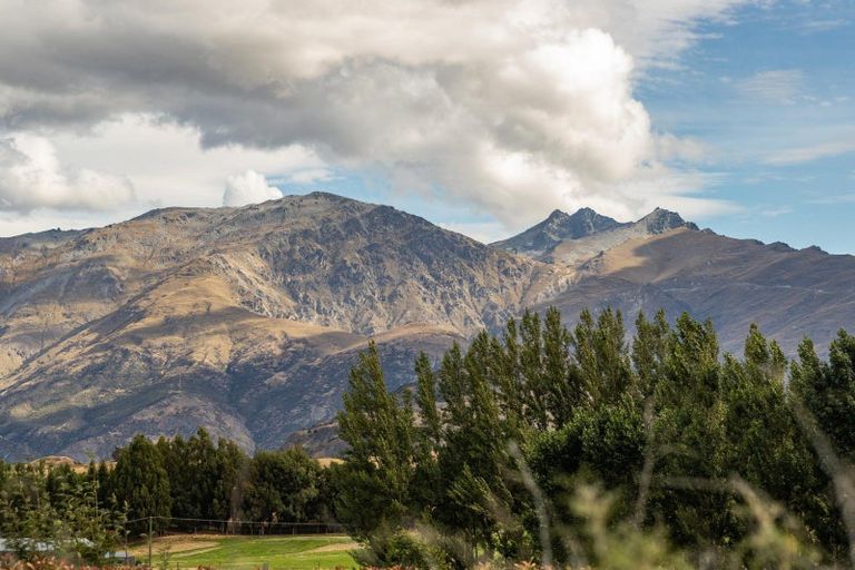 Photo of property in 73 Cotter Avenue, Arrowtown, 9302