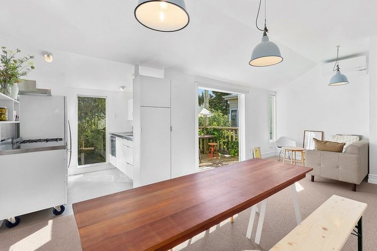 Photo of property in 32 Aro Street, Aro Valley, Wellington, 6021