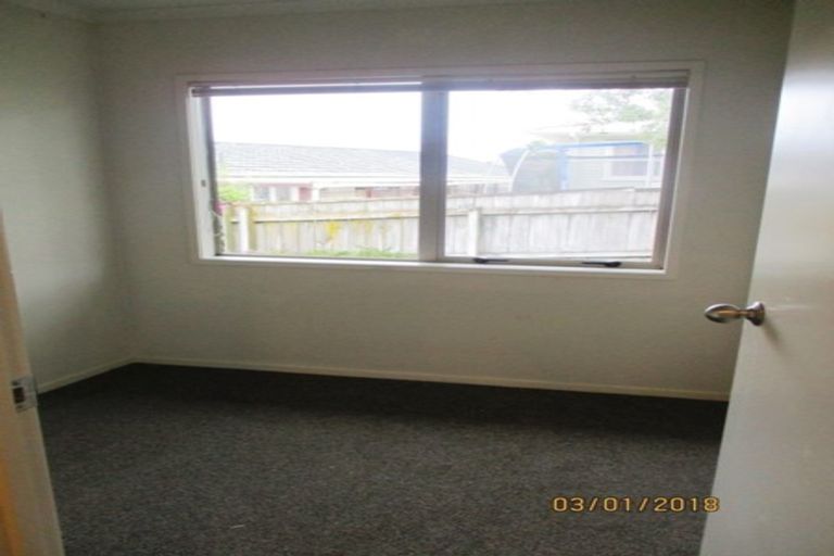 Photo of property in 19 Waitaki Street, Henderson, Auckland, 0612