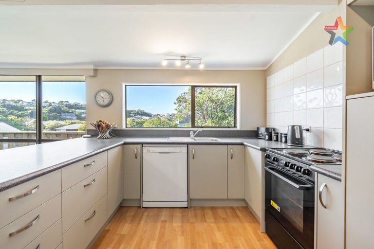 Photo of property in 31 Cedar Street, Maungaraki, Lower Hutt, 5010