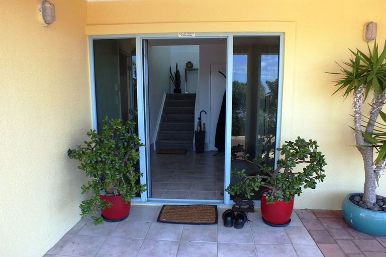 Photo of property in 355 Gulf Harbour Drive, Gulf Harbour, Whangaparaoa, 0930