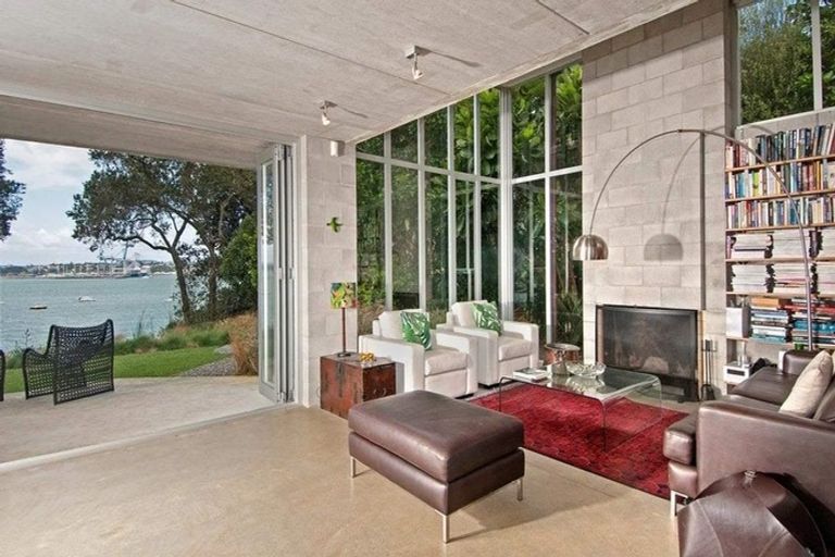 Photo of property in 25a Stanley Point Road, Stanley Point, Auckland, 0624