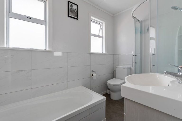 Photo of property in 5 Mahoe Street, Tawa, Wellington, 5028