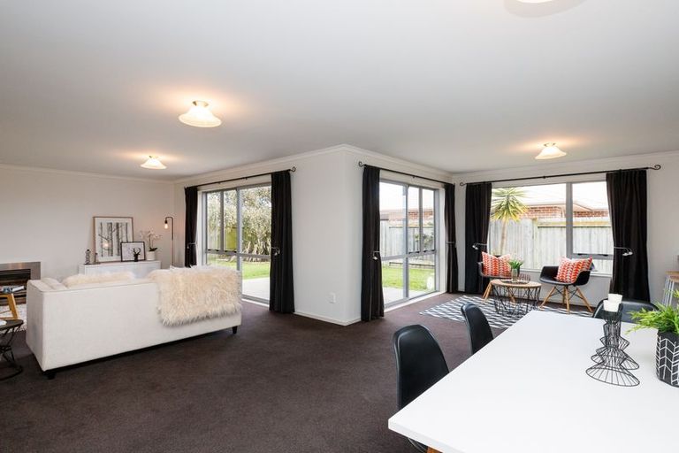 Photo of property in 28 Branigan Parade, Kelvin Grove, Palmerston North, 4414