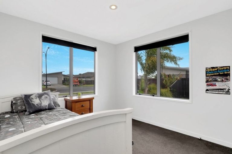 Photo of property in 11 Coutts Street, Papamoa Beach, Papamoa, 3118