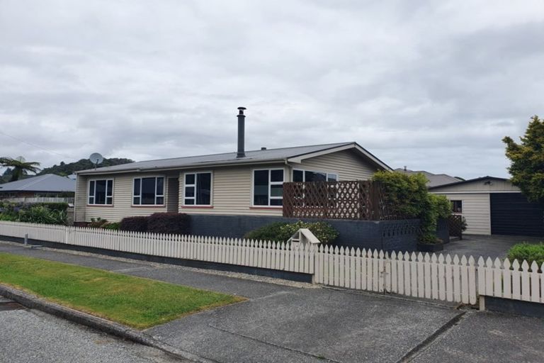 Photo of property in 14 Raleigh Street, Greymouth, 7805