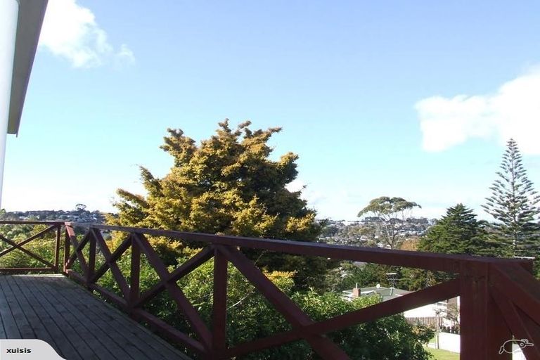 Photo of property in 8 Cypress Place, Sunnynook, Auckland, 0620