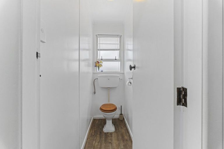 Photo of property in 14 Tohora Place, Spotswood, New Plymouth, 4310