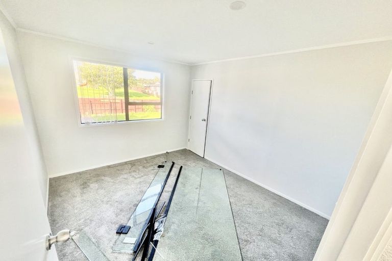 Photo of property in 27 Dissmeyer Drive, Clover Park, Auckland, 2019