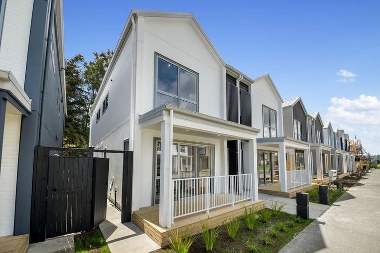 Photo of property in 21 Yellow Pear Lane, Karaka, 2578