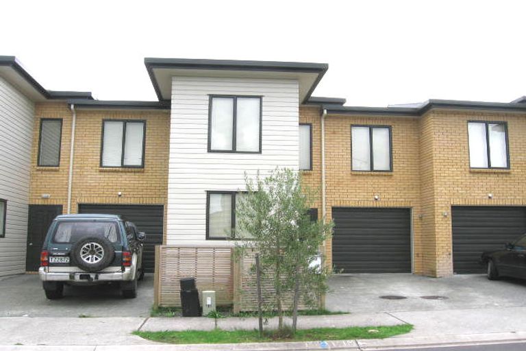 Photo of property in 30 Barnea Circle, Glen Eden, Auckland, 0602