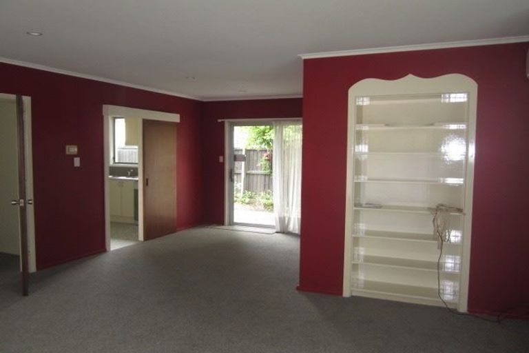 Photo of property in 220 Memorial Avenue, Burnside, Christchurch, 8053