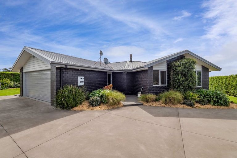 Photo of property in 169 Upper Pitone Road, Pitone, New Plymouth, 4374