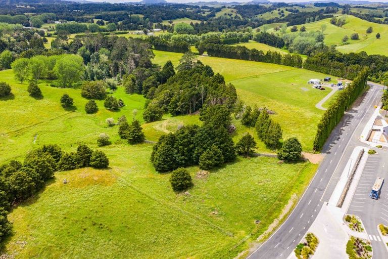 Photo of property in 18 Omana Road, Maungakaramea, 0178