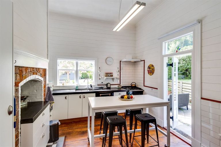 Photo of property in 3 Hooker Avenue, Hospital Hill, Napier, 4110