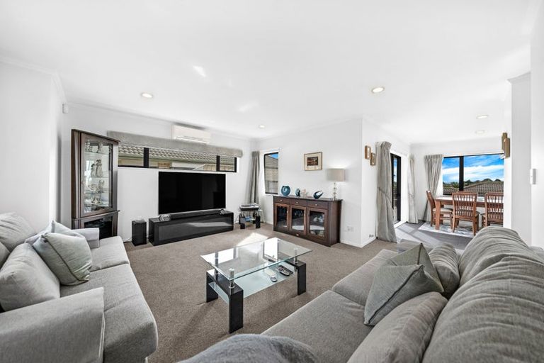 Photo of property in 15 Summerland Drive, Henderson, Auckland, 0612