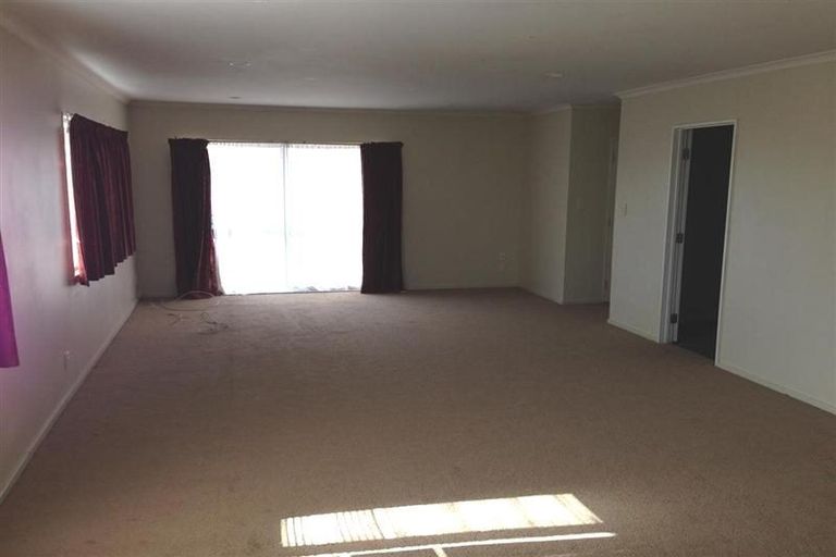 Photo of property in 76 Pitt Avenue, Clendon Park, Auckland, 2103