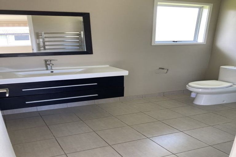 Photo of property in 11 Thackeray Place, Owhata, Rotorua, 3010