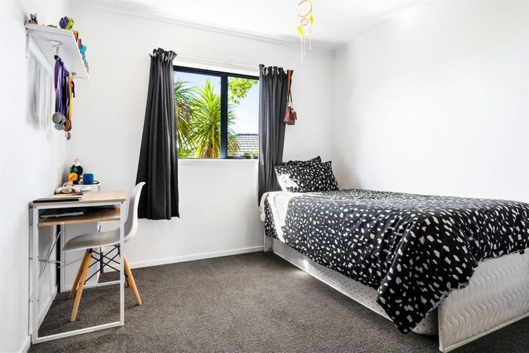 Photo of property in 230d Sturges Road, Henderson, Auckland, 0612