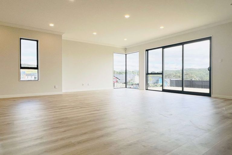 Photo of property in 40 Kotuitui Drive, Wainui, 0992